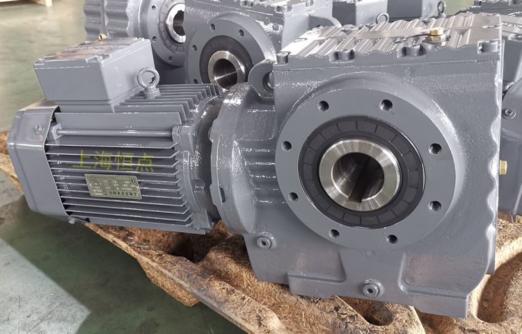 SA77系列減速機輸入配電機，輸出通孔，常用件實物圖